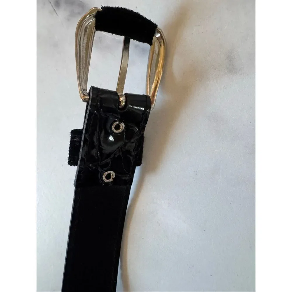Vintage 90s women’s small black belt thin silver metal buckle croc embossed glos
